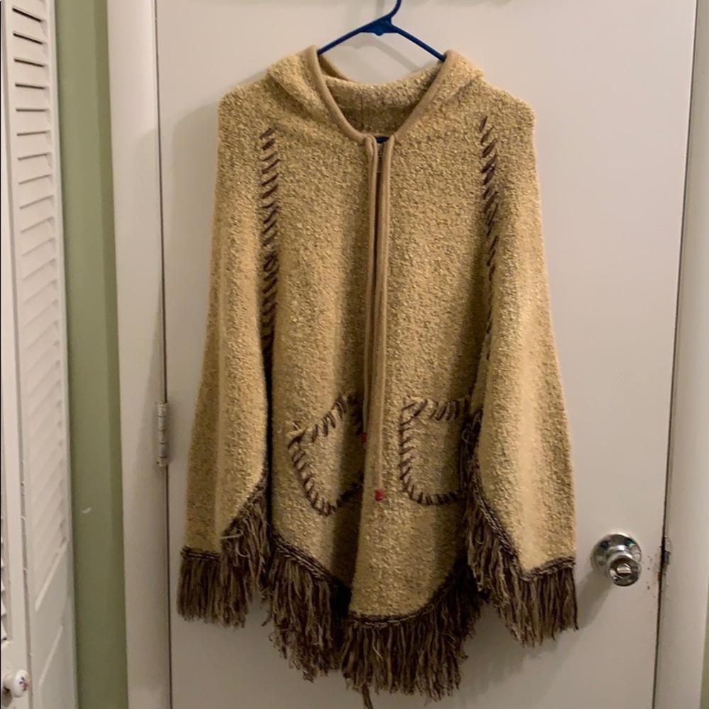 ❤️PRICE DROP!!❤️ BNWOT Boho Poncho